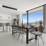Vivi Homes - Casa Espanola